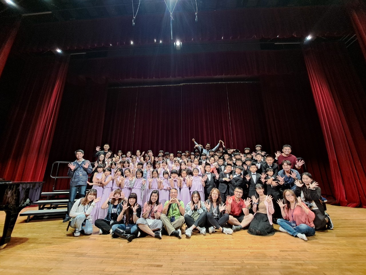 LINE_ALBUM_0426三峽場演出_240429_19.jpg